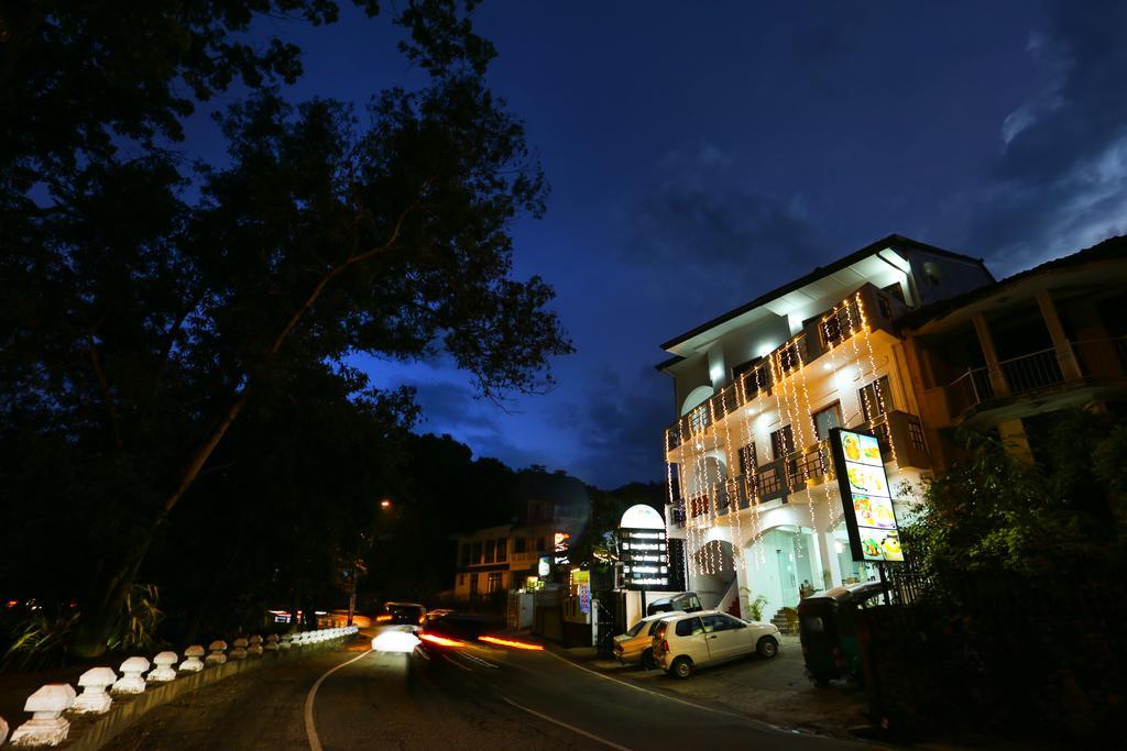 Citrus Cafe Inn Kandy Extérieur photo